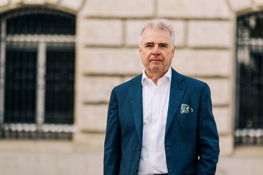 Das Bild zeigt Prof. Kirchdörfer, Vorstand der Stiftung Familienunternehmen.